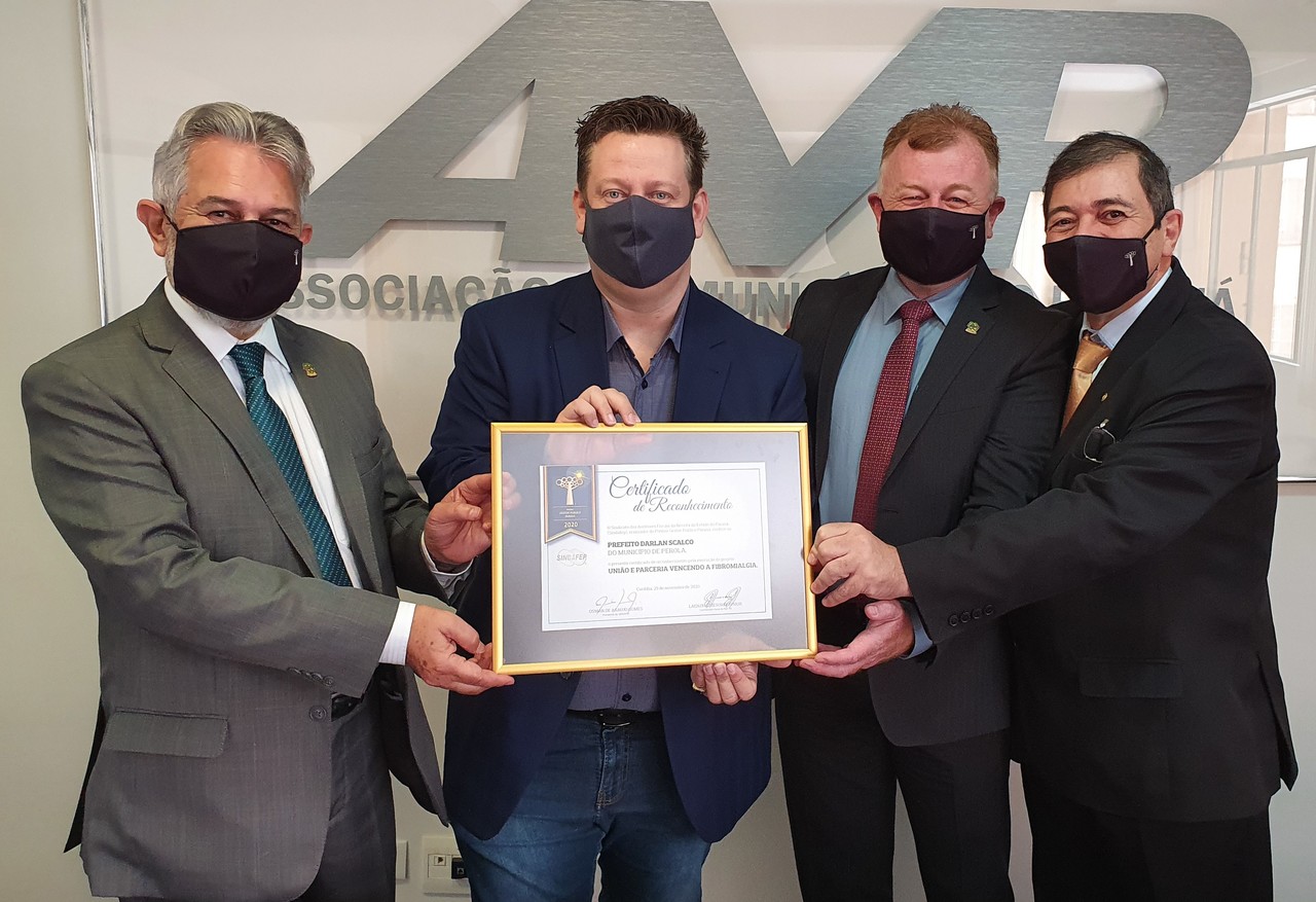 Prefeito de Pérola, Darlan Scalco, recebe o Certificado de Reconhecimento pelo União e Parceria Vencendo a Fibromialgia