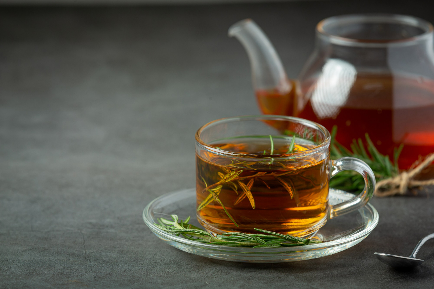 Chá verde ajuda a reduzir inflamação intestinal, aponta estudo